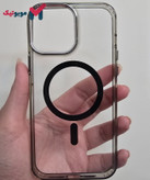 قاب شفاف مشکی بلکین SheerForce در دست – نمایش بهتر رنگ و کیفیت مواد